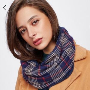 MAKE OFFERS💛 Plaid Scarf w/ Fuzzy Lining